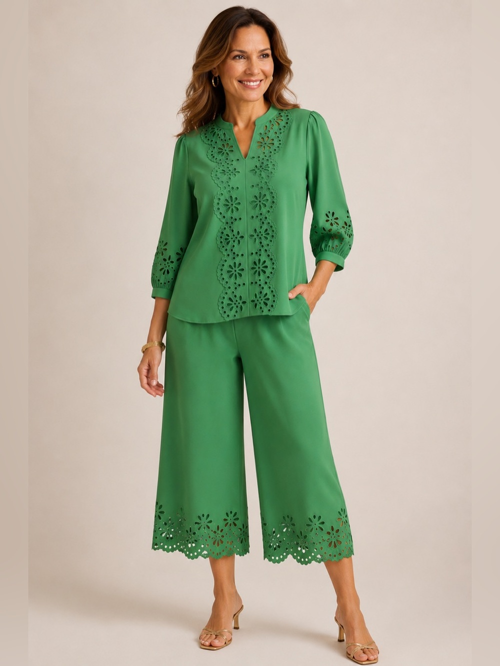 Chico’s NWT Green Eyelet Blouse & Wide Leg Pants 2 Pc Set Size 1.5 / 10